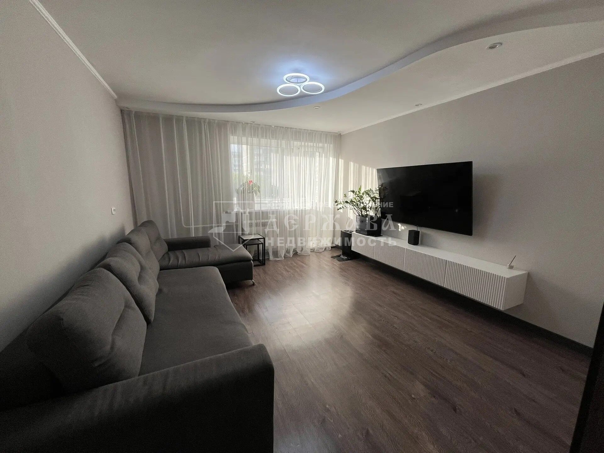 4-комнатная квартира, 72 м², Космическая улица 37
