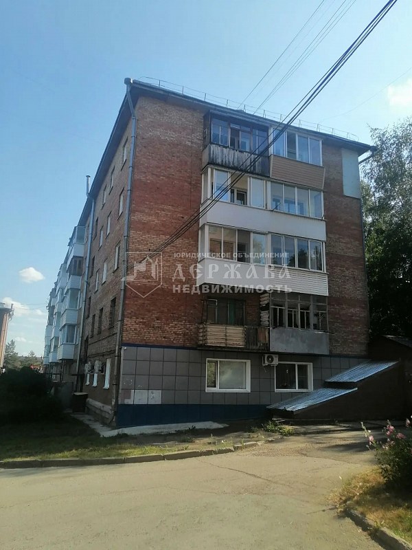 2-комнатная квартира, улица Максименко 24