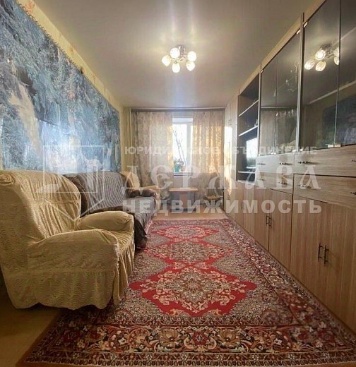 3-комнатная квартира, улица Сосновый Бор 12