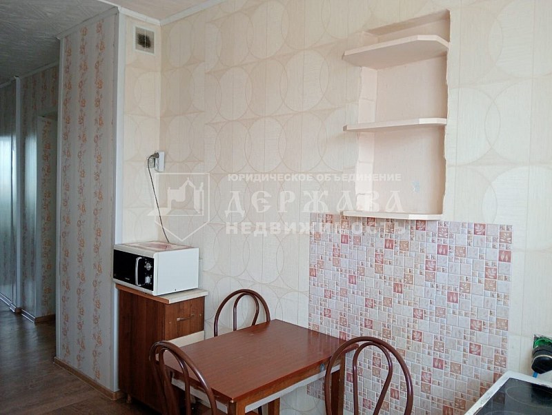 4-комнатная квартира, улица Дзержинского 26
