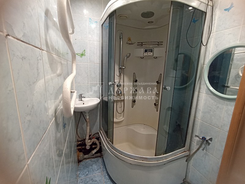2-комнатная квартира, улица Лазо 46