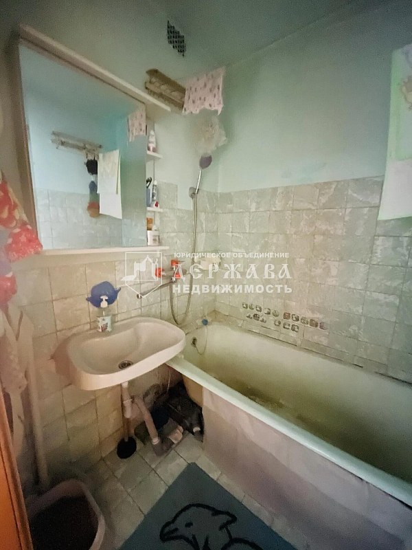 2-комнатная квартира, улица 1-я Линия,8