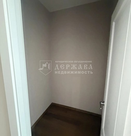 3-комнатная квартира, улица 1-я Линия 26