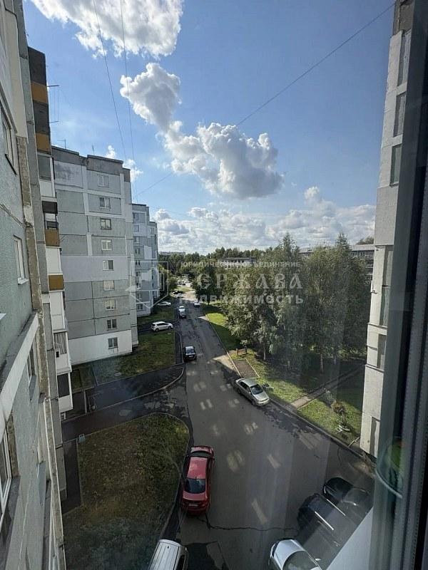 3-комнатная квартира, Институтская улица 11