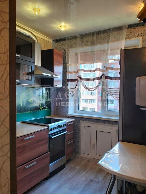 3-комнатная квартира, проспект Шахтёров,25