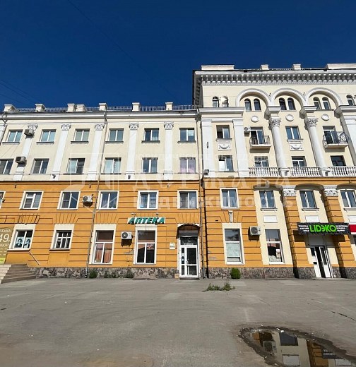 Коммерческая недвижимость, 1200 м2, улица Ломоносова 1