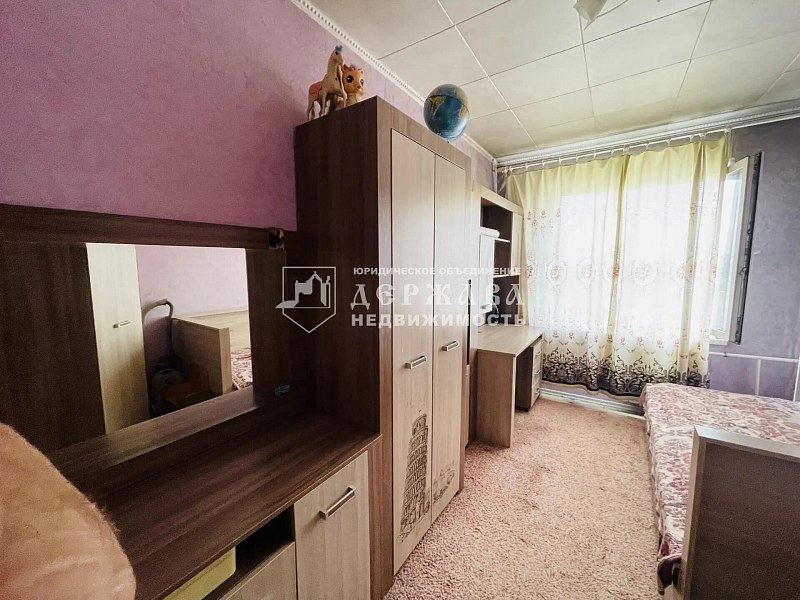 2-комнатная квартира, улица 1-я Линия,8