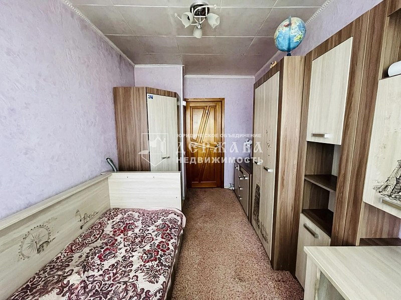 2-комнатная квартира, улица 1-я Линия,8