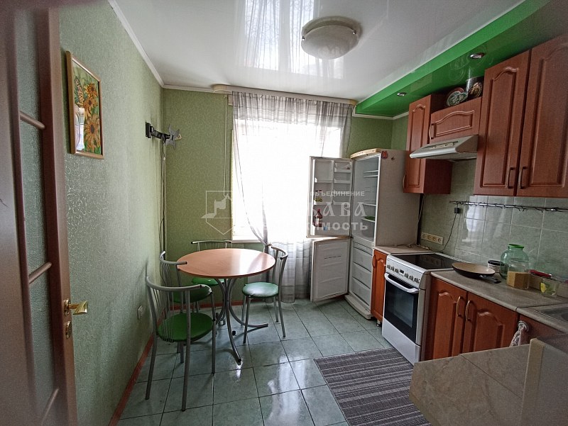 4-комнатная квартира, проспект Шахтёров 33