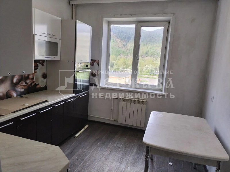 3-комнатная квартира, улица Лукиянова 21