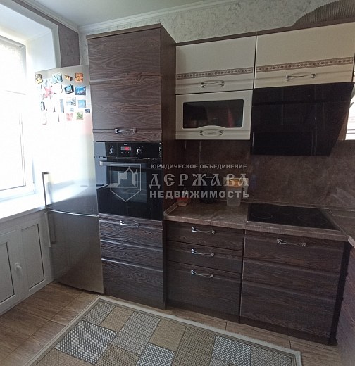 3-комнатная квартира, Коммунистический проспект,33