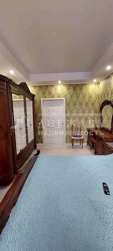 3-комнатная квартира, улица 40 лет Октября 11