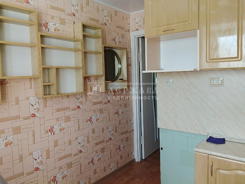 2-комнатная квартира, улица Максименко 24