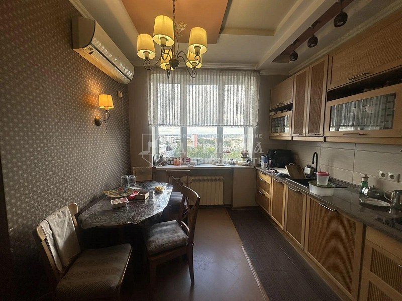 3-комнатная квартира, бульвар Строителей,53