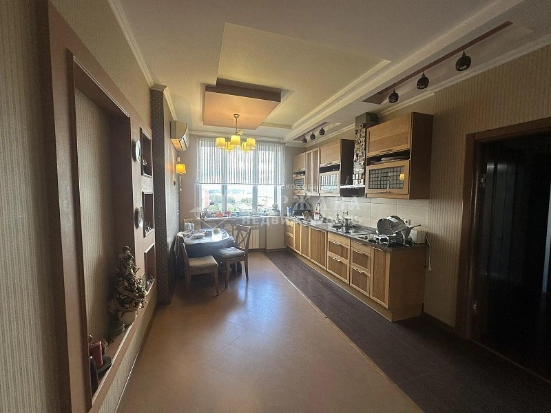 3-комнатная квартира, бульвар Строителей,53