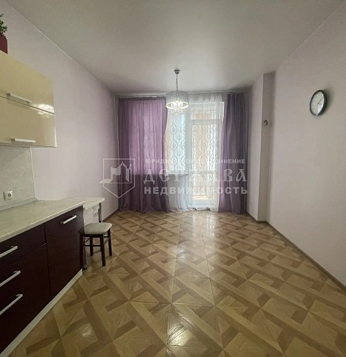 2-комнатная квартира, Осенний бульвар,8
