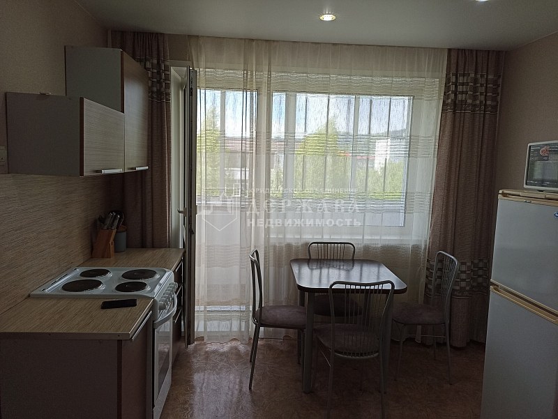2-комнатная квартира, улица Лукиянова 4