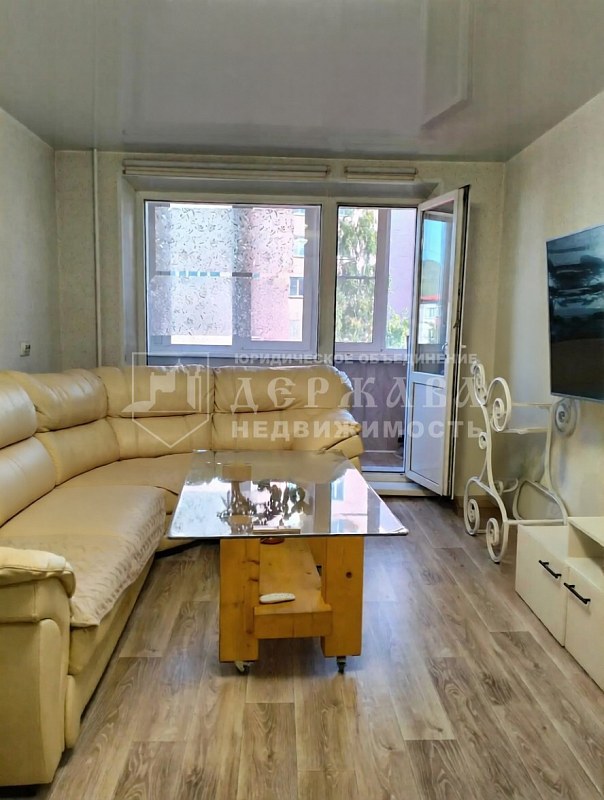 3-комнатная квартира, проспект Шахтёров,25