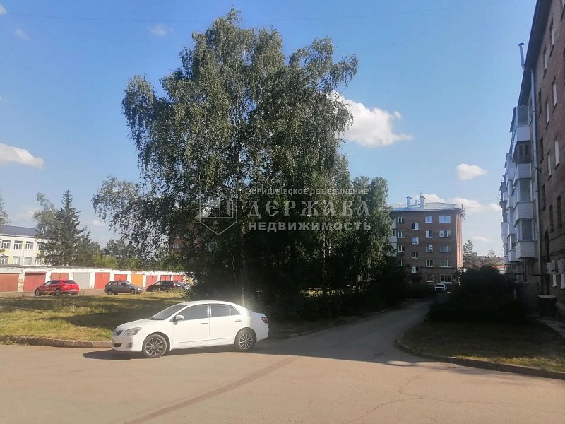 2-комнатная квартира, улица Максименко 24