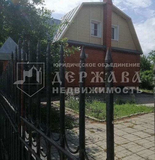 Дом, Асфальтная улица,5