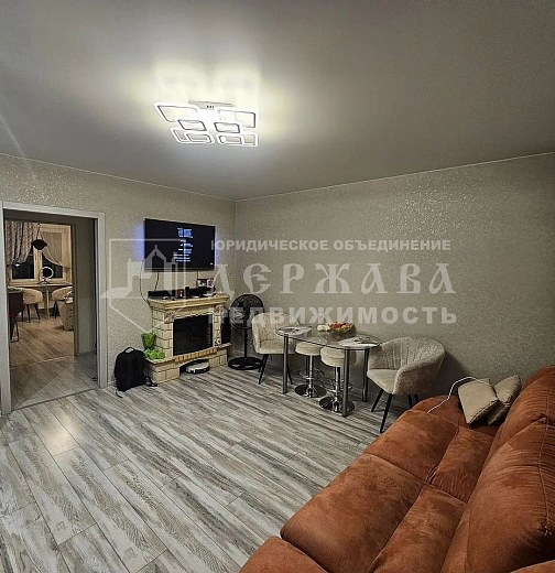 3-комнатная квартира, улица Металлистов 9