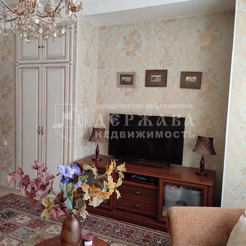 3-комнатная квартира, улица Черняховского 1