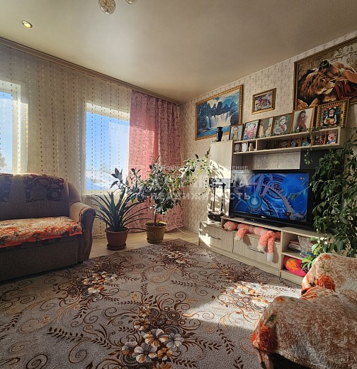 Дом, Весенняя улица,21