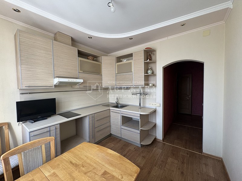2-комнатная квартира, Коммунистический проспект,38