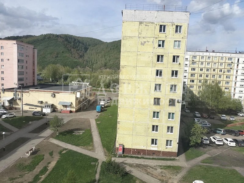 3-комнатная квартира, улица Лукиянова 21