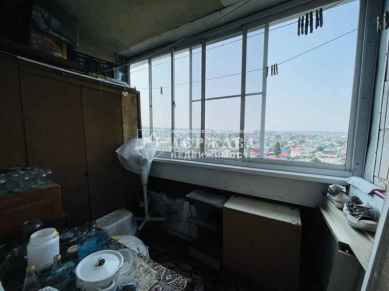 2-комнатная квартира, улица 1-я Линия,8