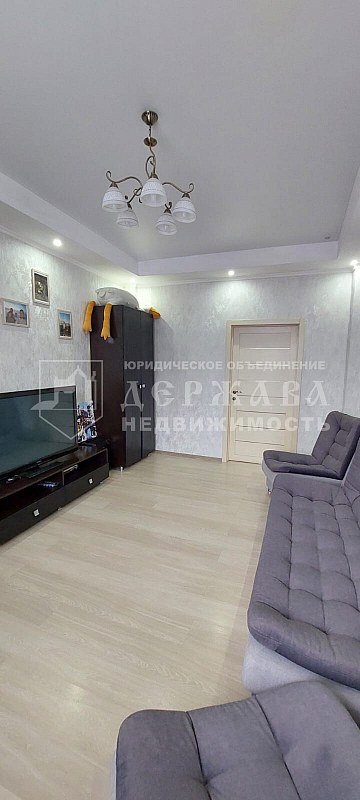 3-комнатная квартира, улица 40 лет Октября 11