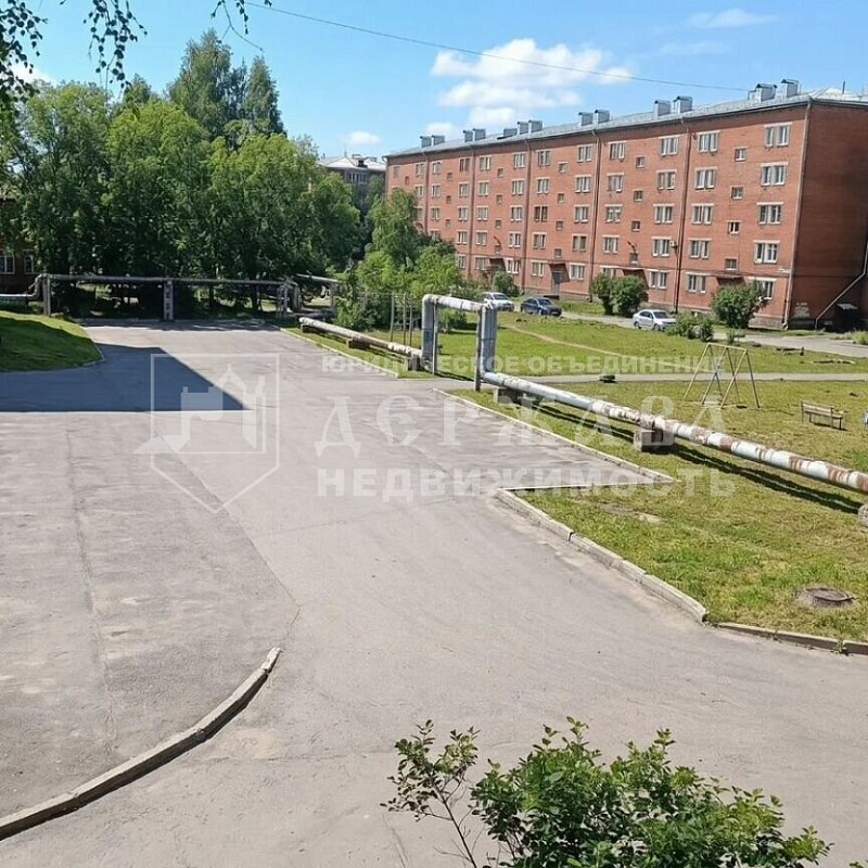 2-комнатная квартира, улица 50 лет Октября 56