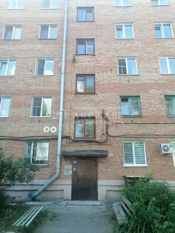 2-комнатная квартира, улица Максименко 24