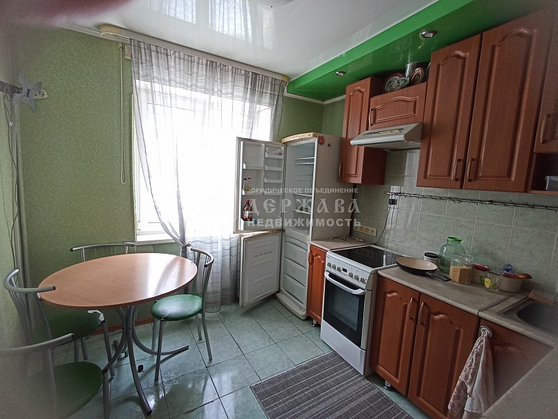 4-комнатная квартира, проспект Шахтёров 33