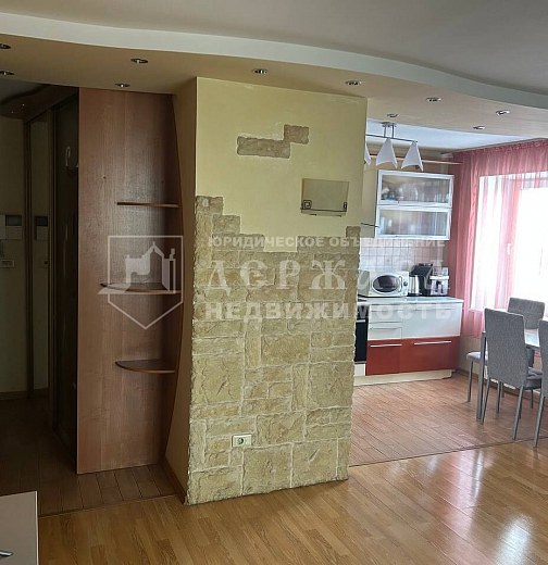 4-комнатная квартира, проспект Шахтёров 81Б