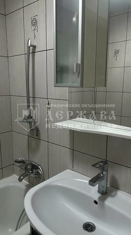 3-комнатная квартира, улица Гагарина 9