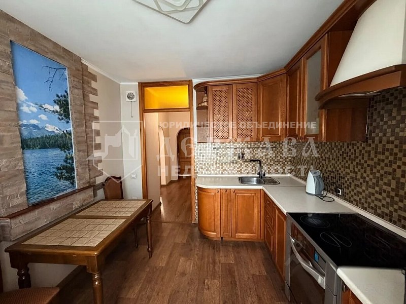 4-комнатная квартира, Октябрьский проспект,20В