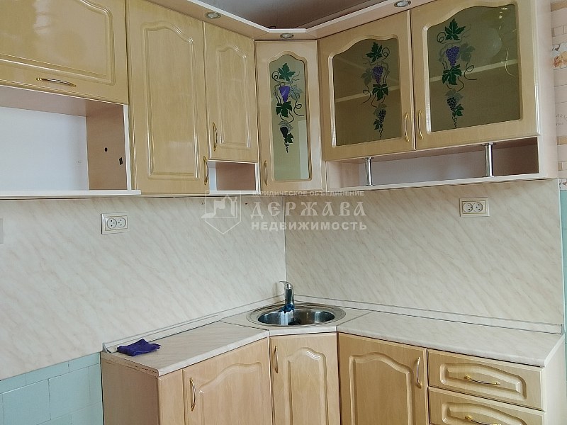 2-комнатная квартира, улица Максименко 24