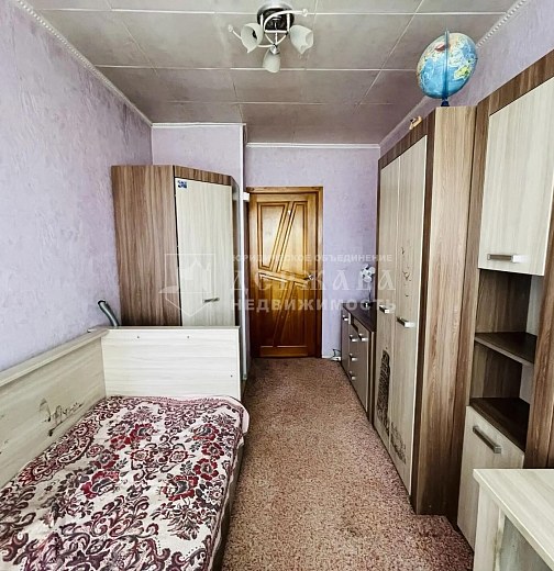 2-комнатная квартира, улица 1-я Линия 8