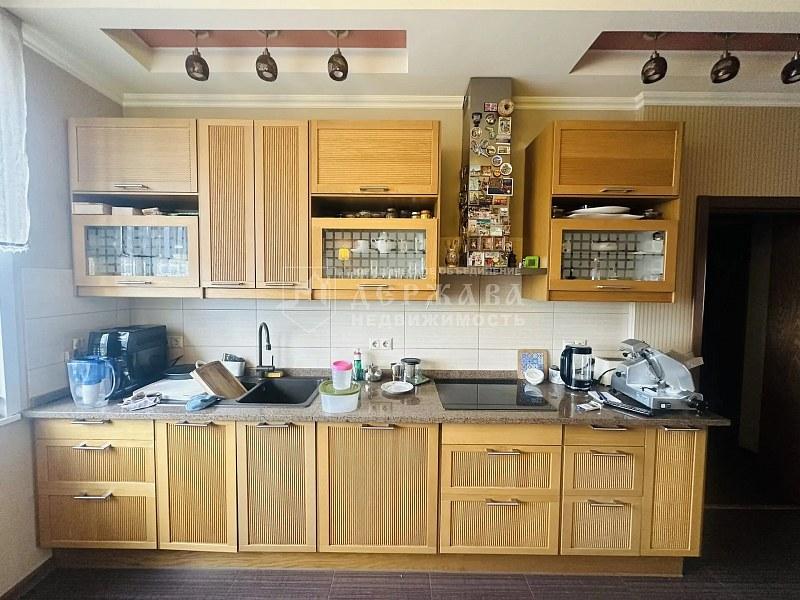 3-комнатная квартира, бульвар Строителей,53